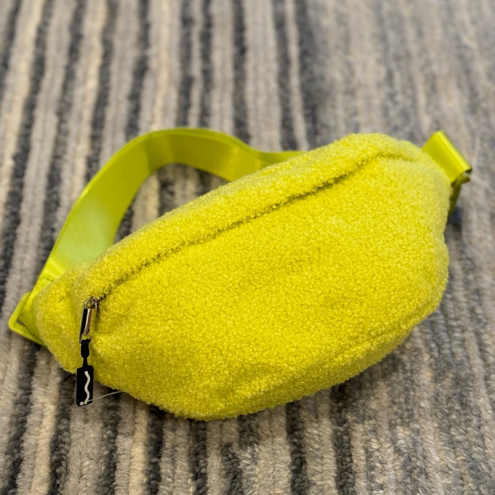 NWT! Crayola x Kohl’s Fanny pack, yellow/green.